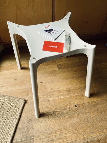 Kartell clap charla - /, –